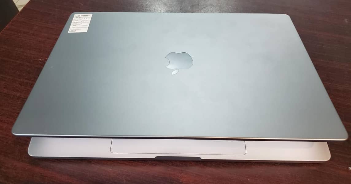 Macbook Pro M1 pro 2021, 16", 16gb ram , 1Tb ssd 1