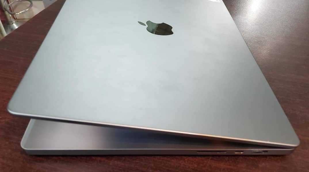 Macbook Pro M1 pro 2021, 16", 16gb ram , 1Tb ssd 2