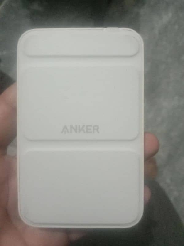 Anker wireless power bank 0