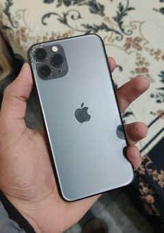 iPhone 11 Pro / 256gb / Factory Unlock