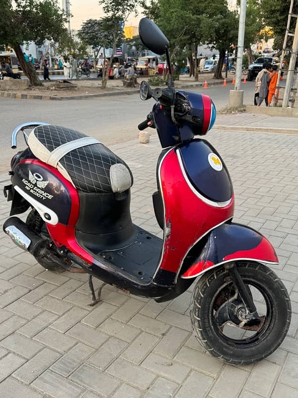 Road Prince 2019 Scooty 1