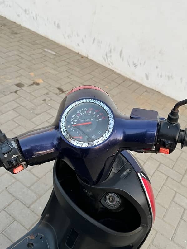 Road Prince 2019 Scooty 6