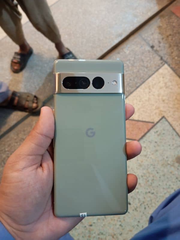 Google pixel 7Pro V 3