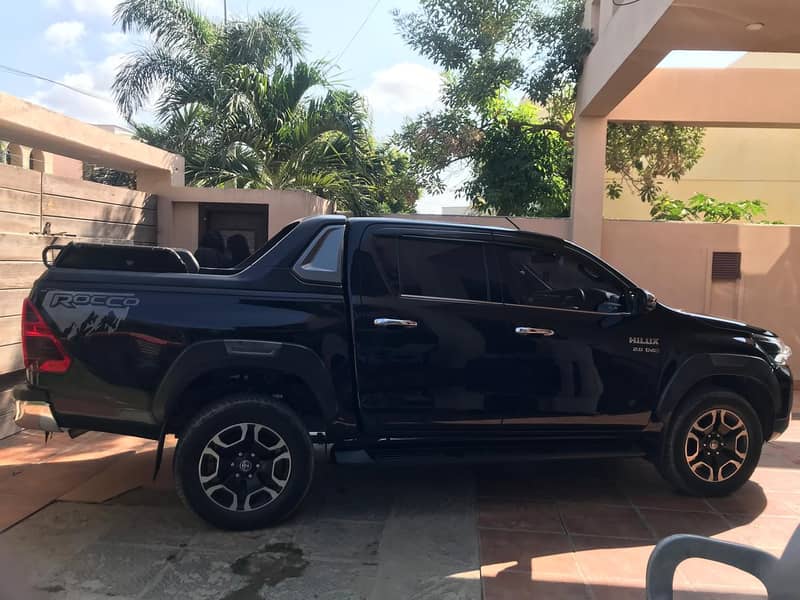 Toyota Hilux 2021 Revo V For sale 0