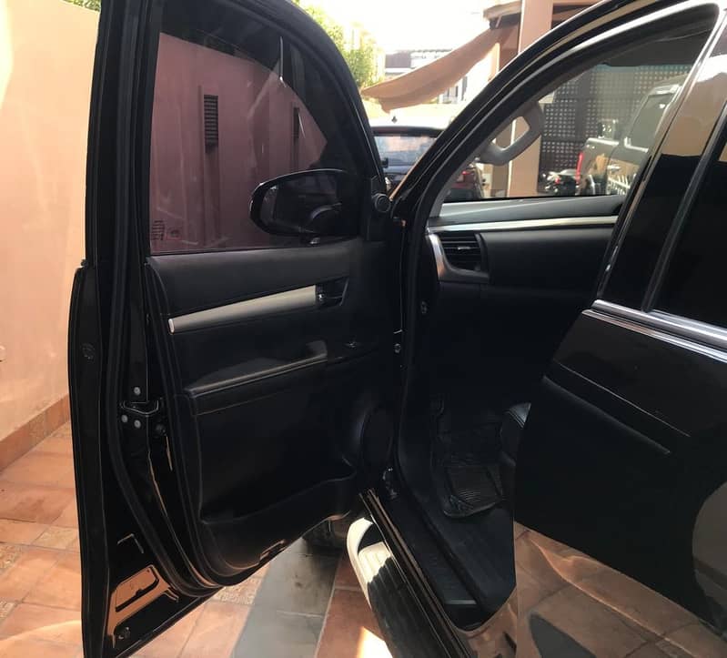 Toyota Hilux 2021 Revo V For sale 10