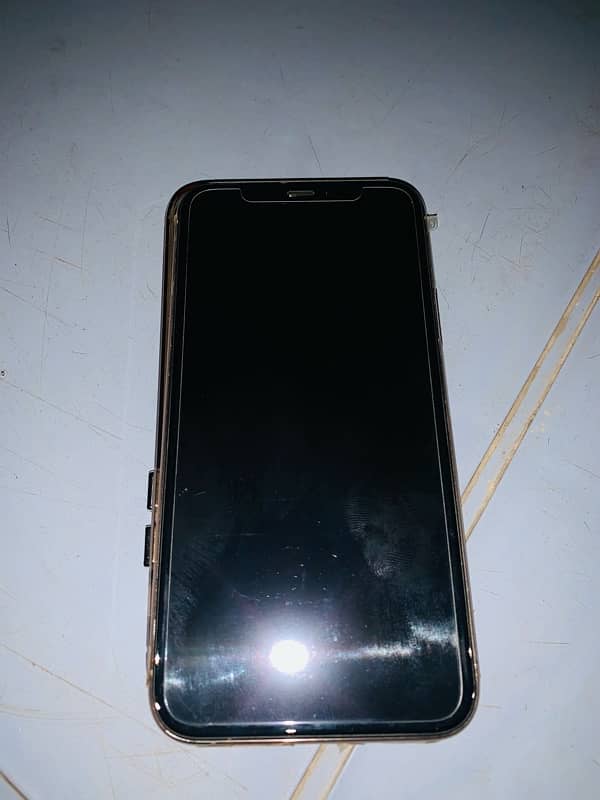 iphone 11 pro 10/10 condition 1