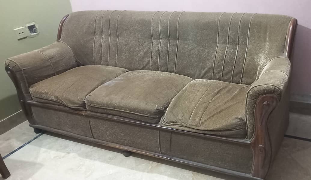 3 Seater Sofa for Sell in 6000 3