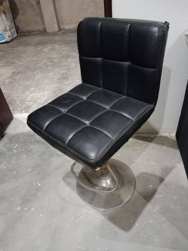 Rotating Chair 0