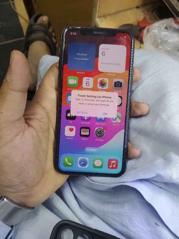 iphone 11 pro 64GB non PTA factory unlock 1