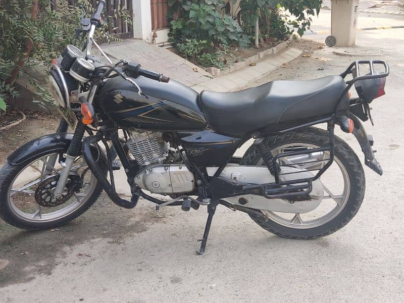 Suzuki GS 150 2