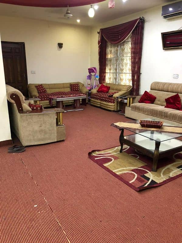 One Kanal Used House For Sale in Marghzar Officres Colony 11