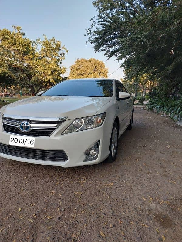 Toyota Camry Hybrid 2013 1