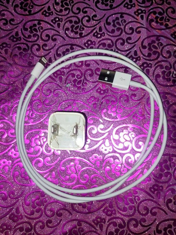 iPhone 9 adapter with charging cable 0