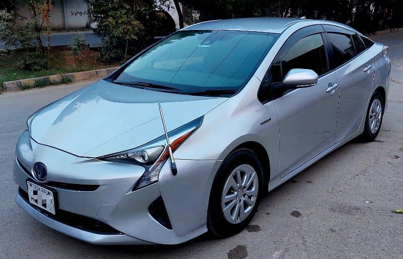 Toyota Prius 2018 1