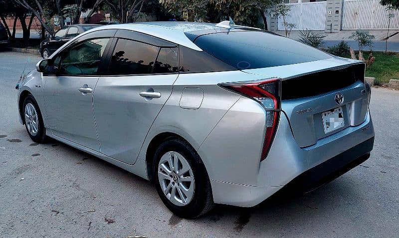 Toyota Prius 2018 8