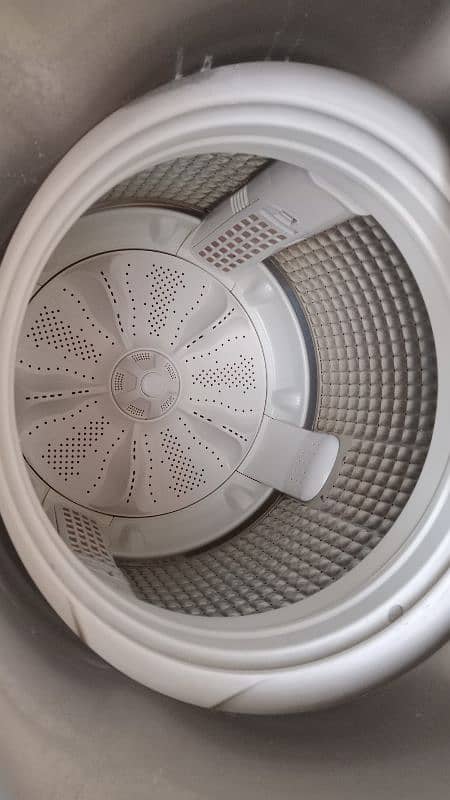 haier automatic machine in good excellent condition 1