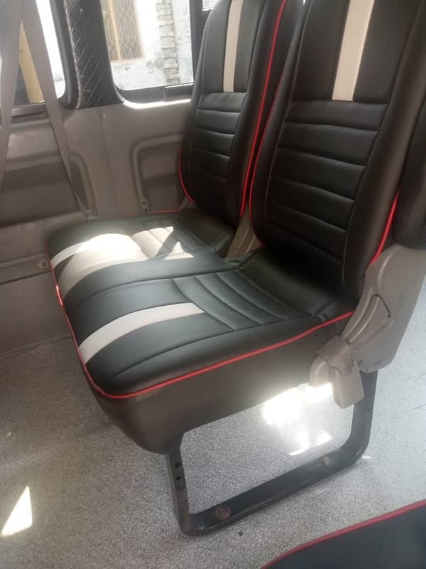 Toyota Hiace 2008 GL auto door 1