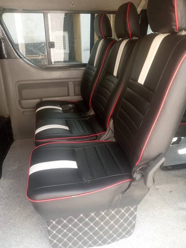 Toyota Hiace 2008 GL auto door 4