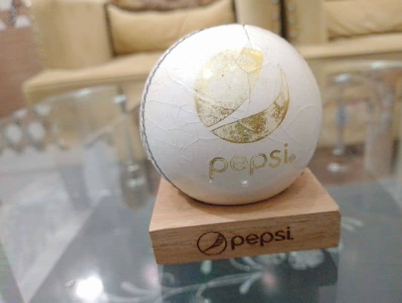 Shaheen Afridi sign ball | original pepsi hard ball 1