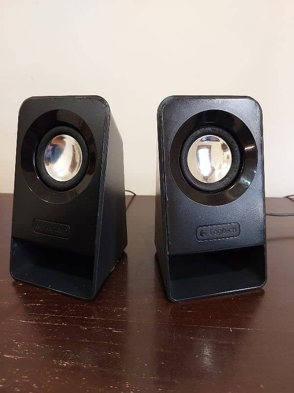 Logitech z213 2.1 Channel Speakers 1