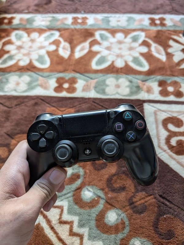 PlayStation 4 Slim 5