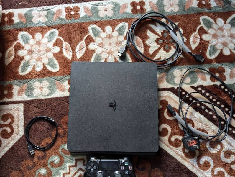 PlayStation 4 Slim 6