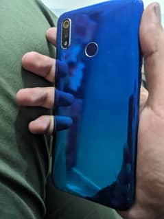 Realme 3 64/4