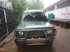 Mitsubishi Pajero 1990