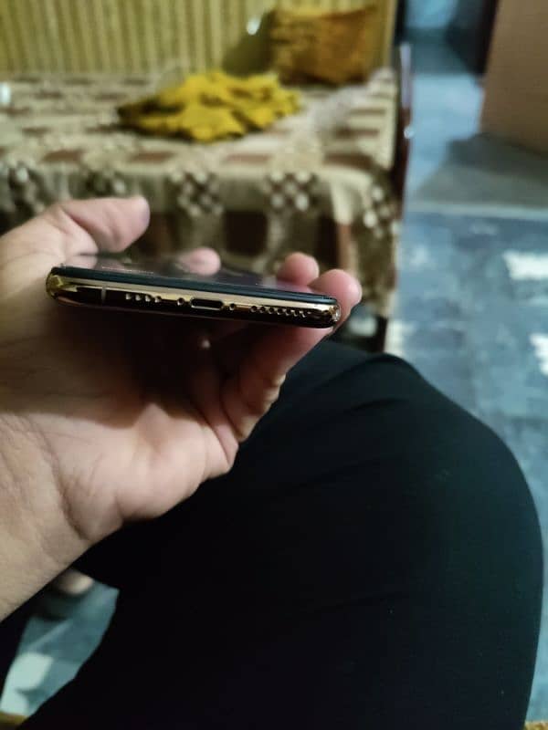 iphone xs max 3