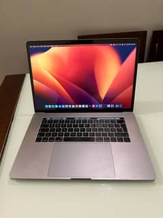 Macbook Pro 2018 15 inch | Ci7 | 32gb Ram | 1 TB Ssd | TouchBar