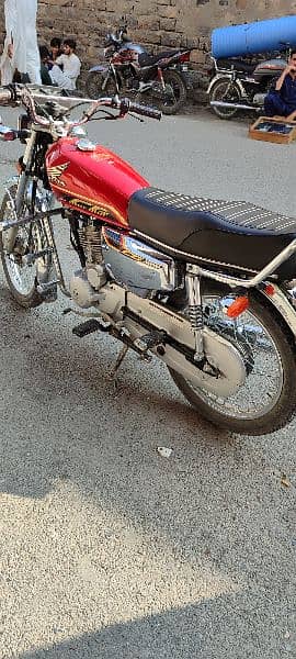 Honda 125 Special Edition 2022 3