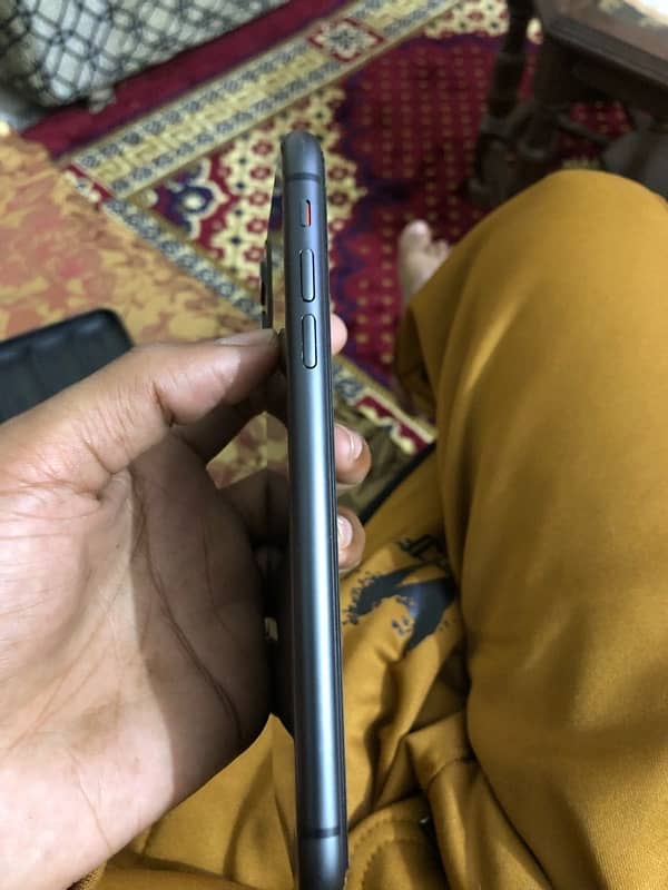 iphone 11 water pack 10/9.5 urgent for sale no exchnge 0