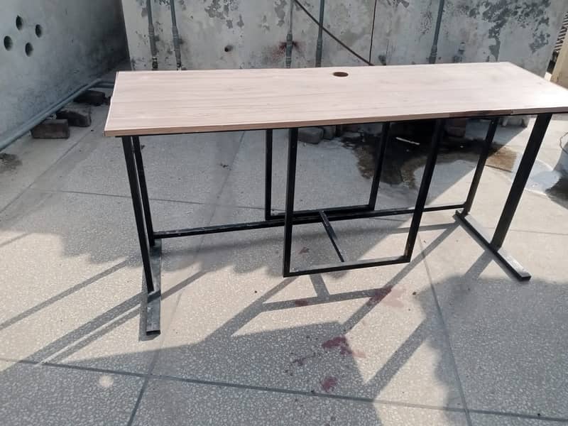 Used Office Computer Tables in good condition 3