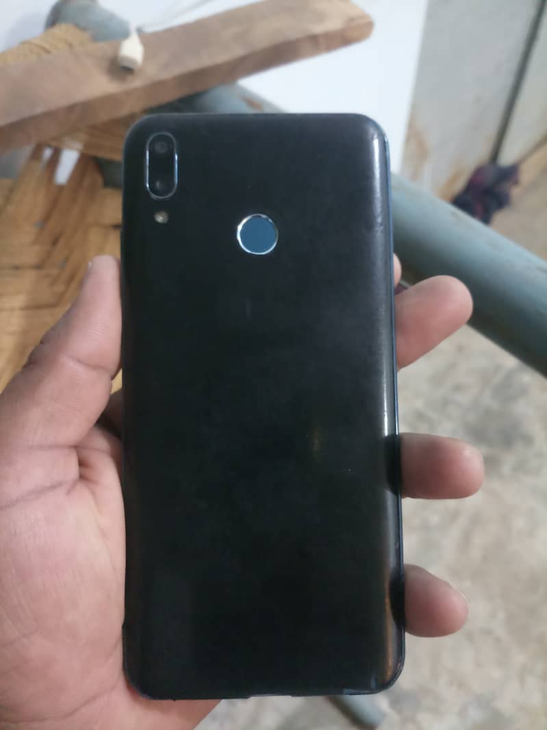 Huawei y9   4.64 3