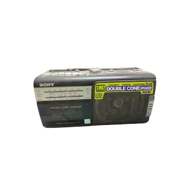 Taperecorder SONY with Fm radio in good condition pkr 3000 0