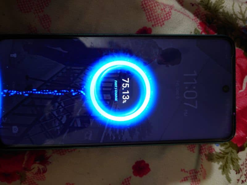 tecno camon 19 neo 6+6/128 charger box only finger off after update 6