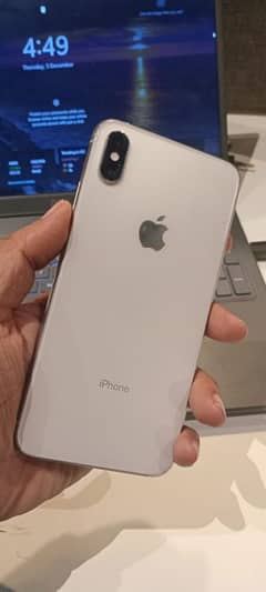 iPhone xs max  factory unlock