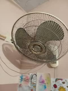 good condition bracket fan