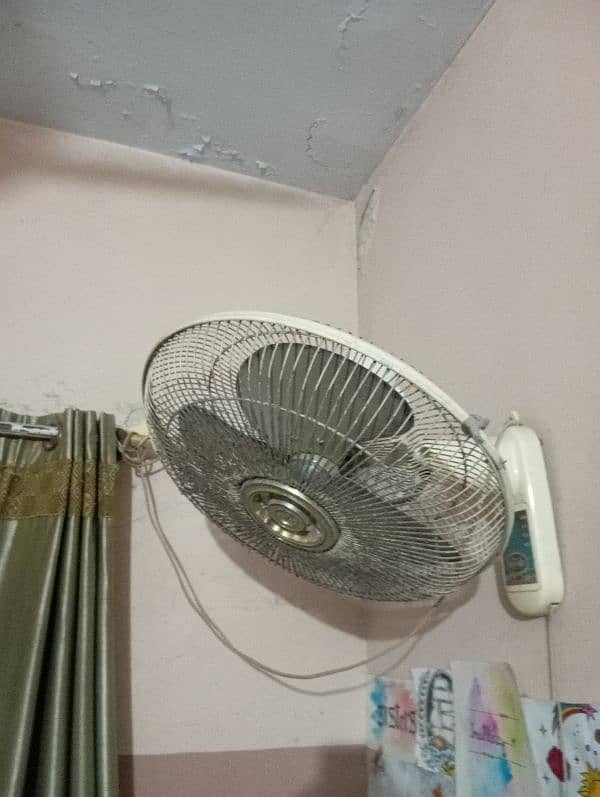 good condition bracket fan 1