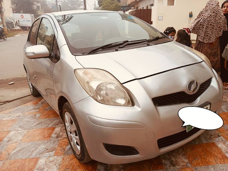 Toyota Vitz 1