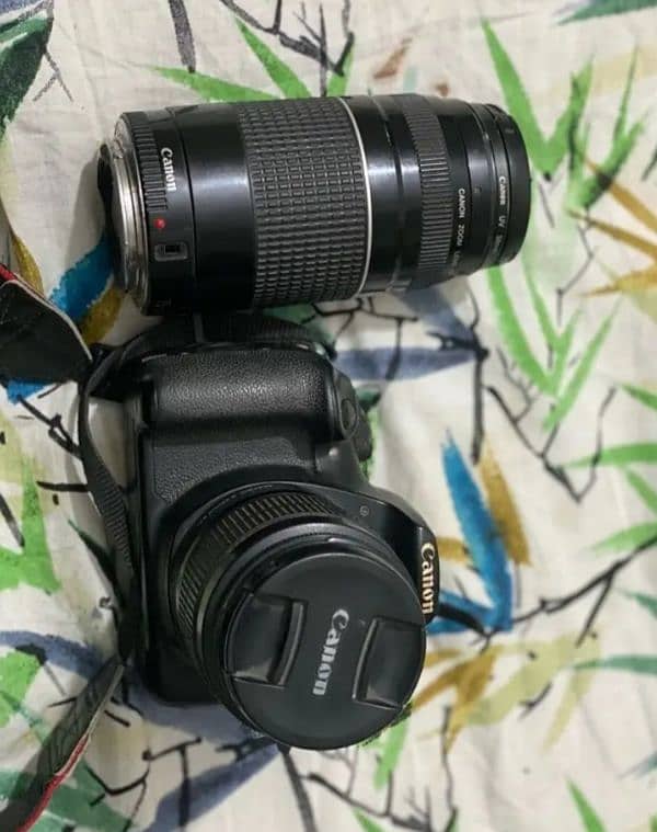 Canon 1200D DSLR 0