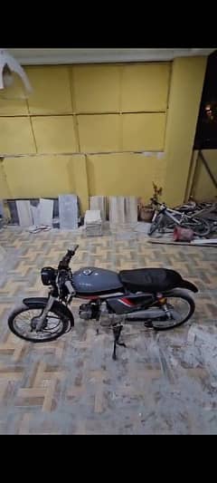 Cafa racer is ka sath original parts be milla ky