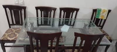 Good condition 6 chairs Dining Table