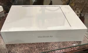 Apple Macbook Air 13.6 inch with M2 chip