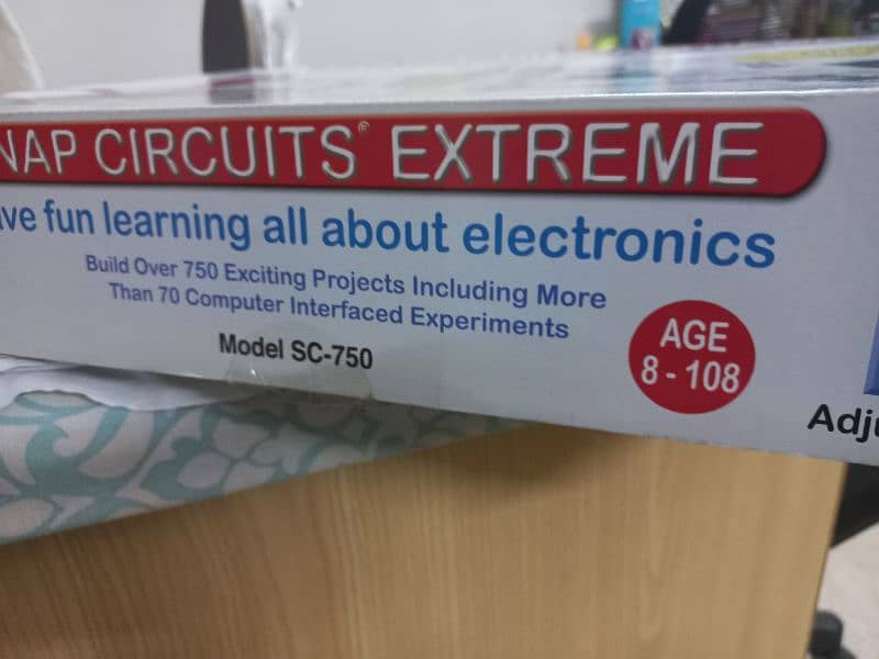 Snap Circuits Extreme,  Make Your Own Projects 3