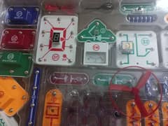 Snap Circuits Extreme,  Make Your Own Projects