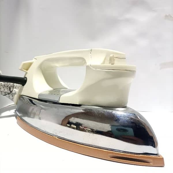 Electric iron in beautiful design 0