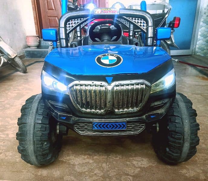 Large size Kids Jeep car 2 seaters with remotecontrol 10/10 condition 1