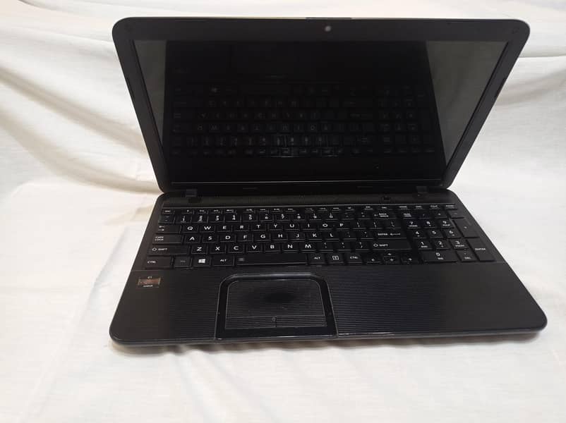 Toshiba C850D  -11C AMD E1-1200 7