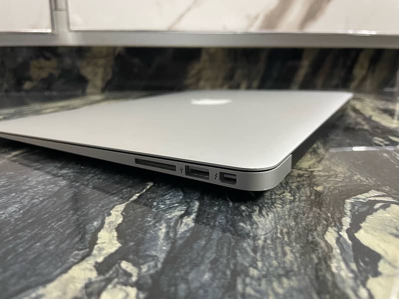 MacBook Air 2017, 8-128 6